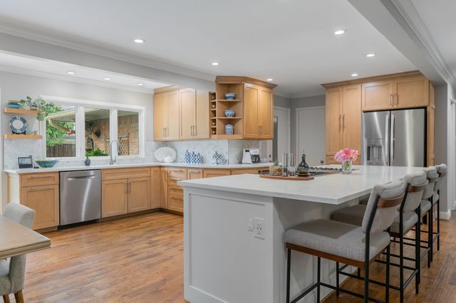 7110 Mossvine Drive, Dallas, TX 75254