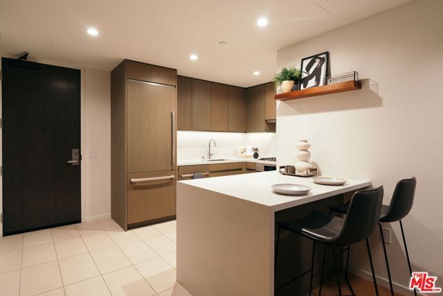 889 Francisco Street 1801, Los Angeles, CA 90017