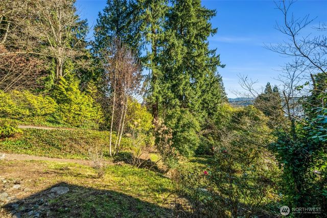 4514 Ferncroft Road, Mercer Island, WA 98040