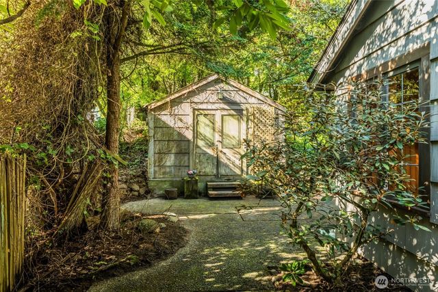 4514 Ferncroft Road, Mercer Island, WA 98040