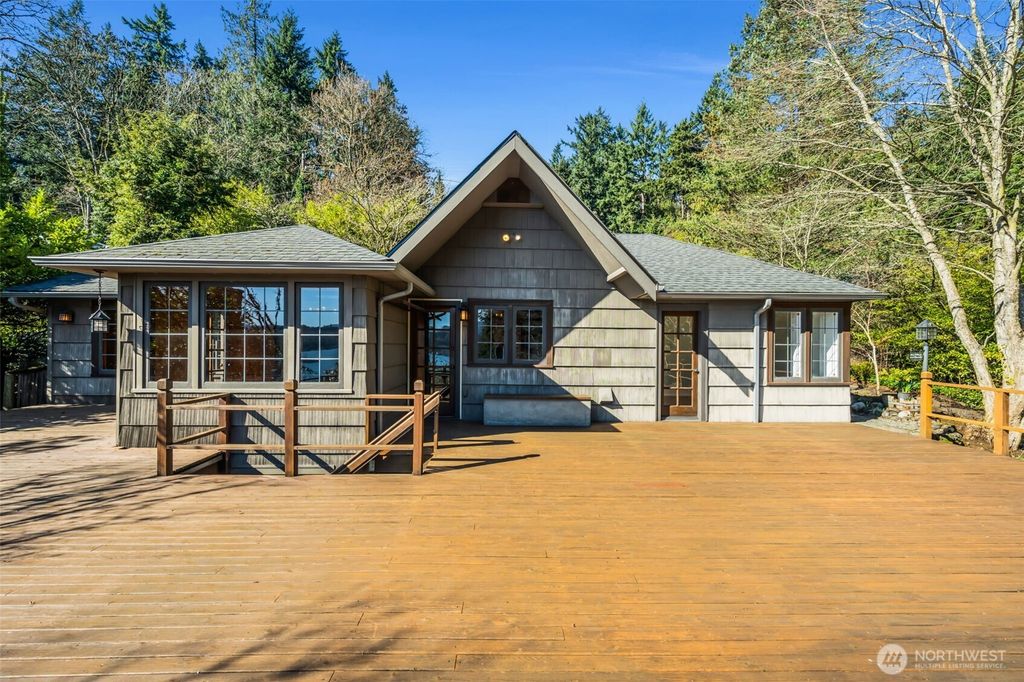 4514 Ferncroft Road, Mercer Island, WA 98040