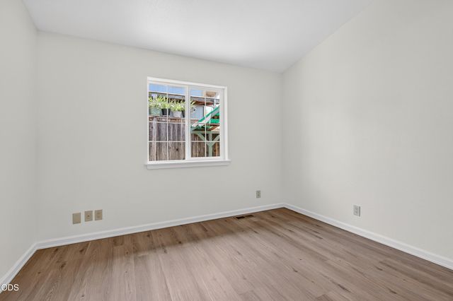 502 S B Street, Phoenix, OR 97535