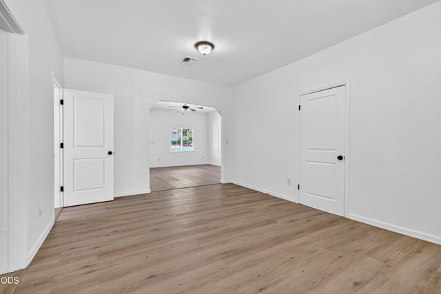 502 S B Street, Phoenix, OR 97535