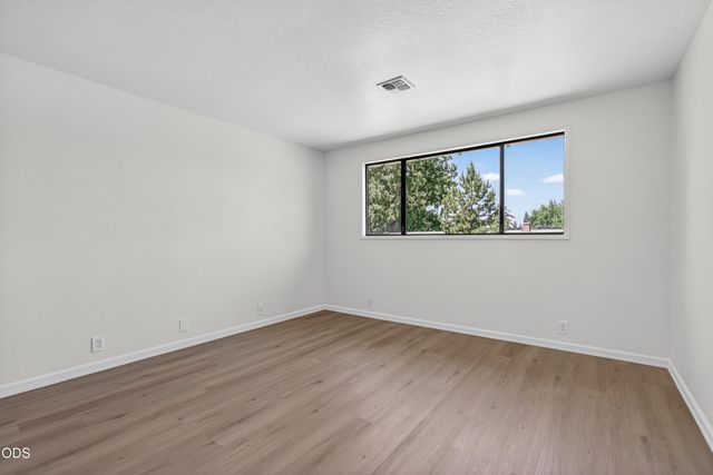 502 S B Street, Phoenix, OR 97535