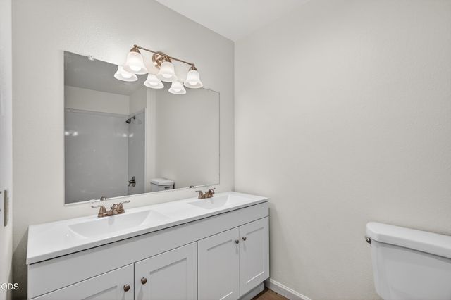 502 S B Street, Phoenix, OR 97535