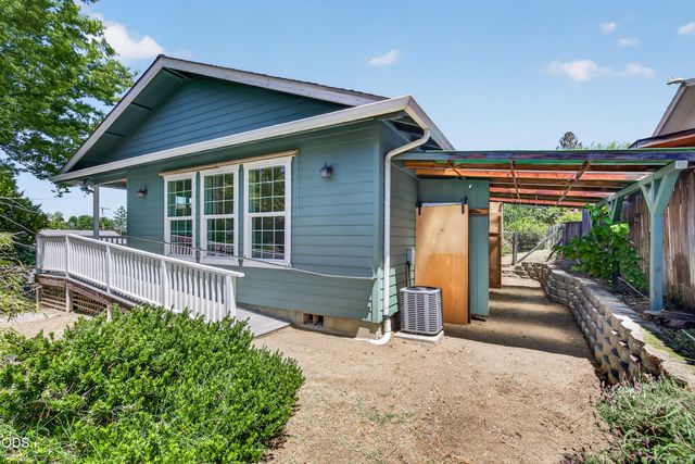 502 S B Street, Phoenix, OR 97535