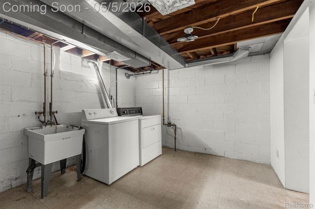 24621 Cherry Street, Dearborn, MI 48124
