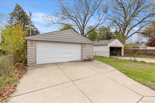 24621 Cherry Street, Dearborn, MI 48124