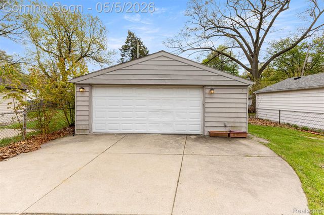 24621 Cherry Street, Dearborn, MI 48124