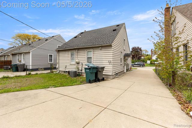24621 Cherry Street, Dearborn, MI 48124