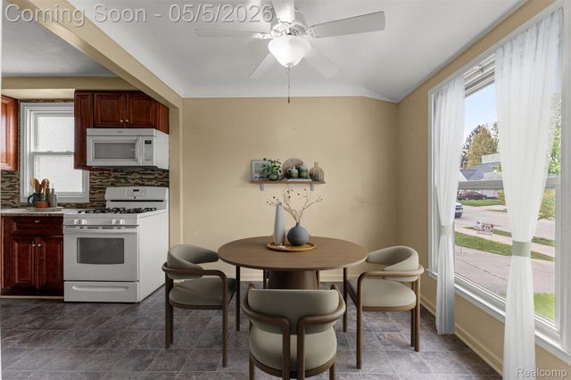 24621 Cherry Street, Dearborn, MI 48124