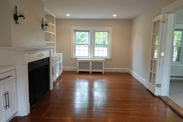 80 Center St, Burlington, MA 01803