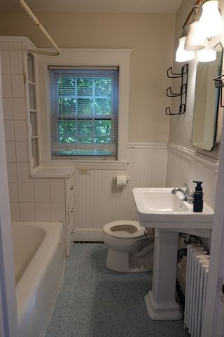80 Center St, Burlington, MA 01803