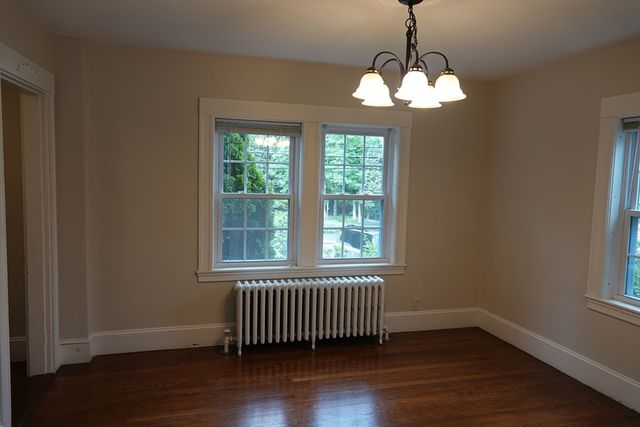 80 Center St, Burlington, MA 01803