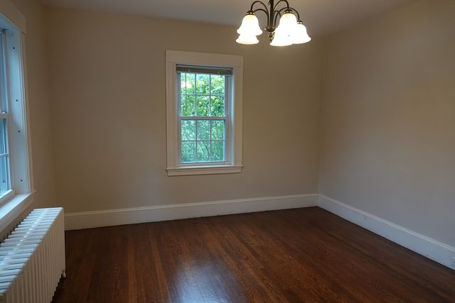80 Center St, Burlington, MA 01803