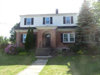 80 Center St, Burlington, MA 01803