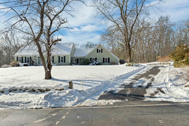 36 Prescott Heights Road, Hooksett, NH 03106