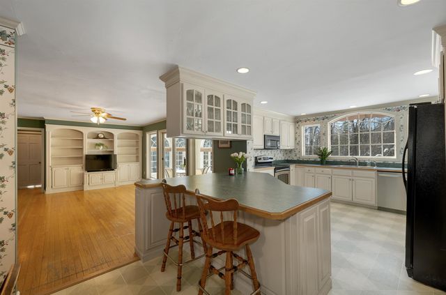 36 Prescott Heights Road, Hooksett, NH 03106