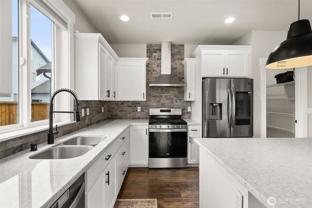 7409 175th Street Ct E, Puyallup, WA 98375
