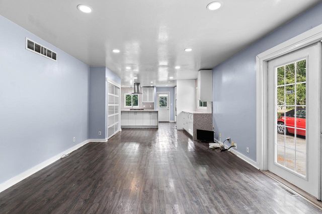 2003 S Valley Spring DRIVE, New Berlin, WI 53151