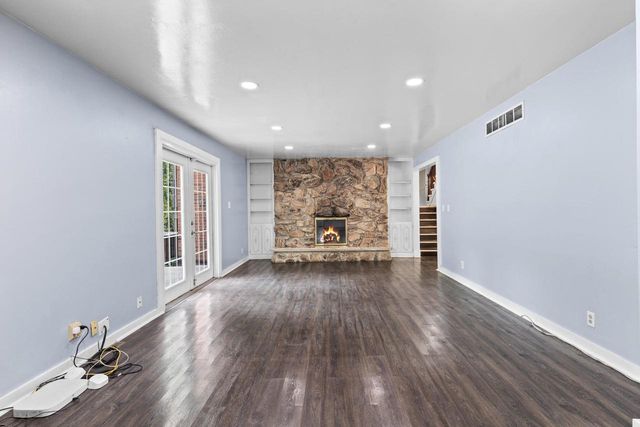 2003 S Valley Spring DRIVE, New Berlin, WI 53151