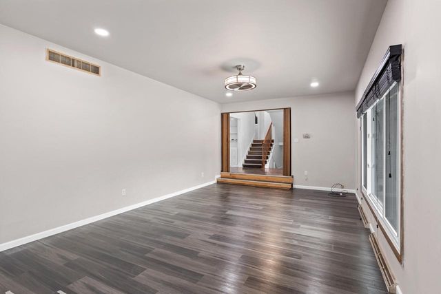 2003 S Valley Spring DRIVE, New Berlin, WI 53151