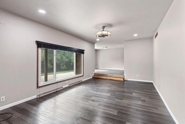 2003 S Valley Spring DRIVE, New Berlin, WI 53151