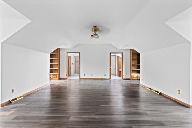2003 S Valley Spring DRIVE, New Berlin, WI 53151
