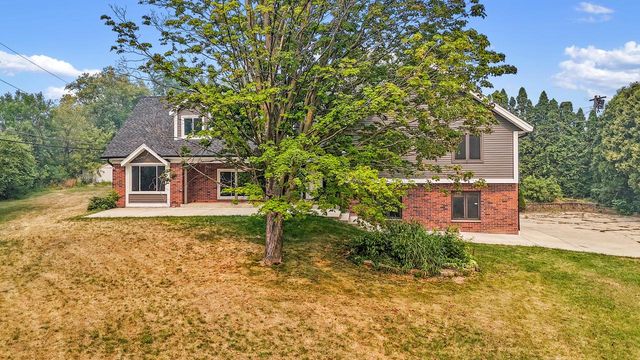 2003 S Valley Spring DRIVE, New Berlin, WI 53151