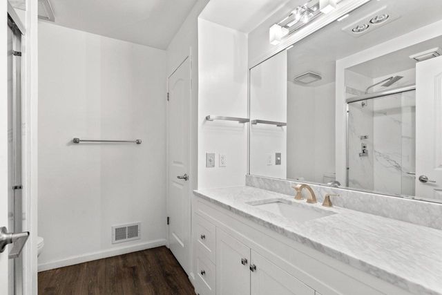 2003 S Valley Spring DRIVE, New Berlin, WI 53151