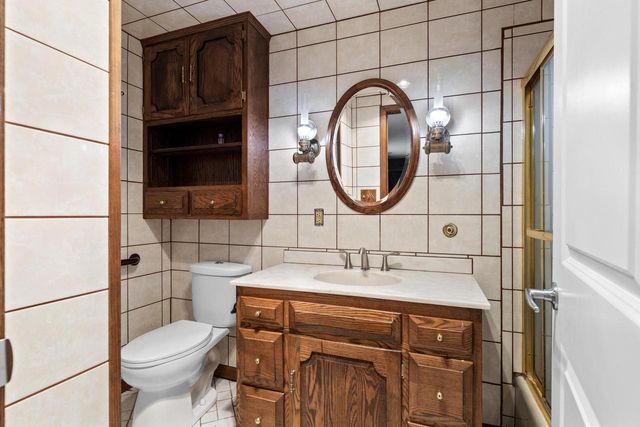 2003 S Valley Spring DRIVE, New Berlin, WI 53151