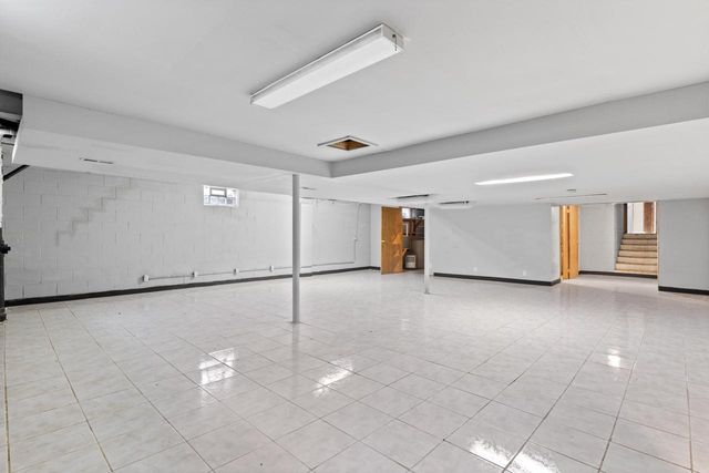 2003 S Valley Spring DRIVE, New Berlin, WI 53151