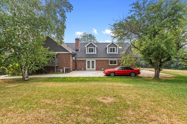 2003 S Valley Spring DRIVE, New Berlin, WI 53151