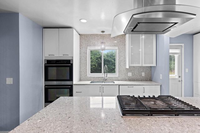 2003 S Valley Spring DRIVE, New Berlin, WI 53151