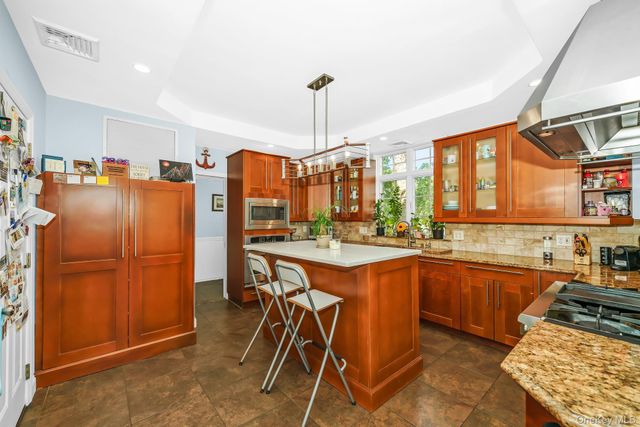 30 East Boulevard, East Rockaway, NY 11518