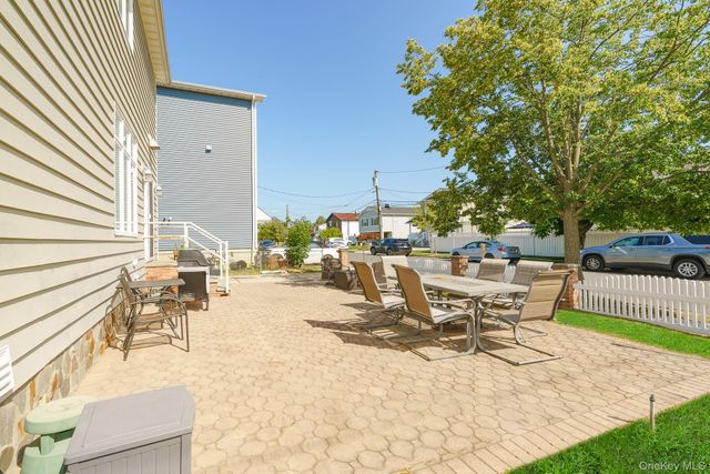 30 East Boulevard, East Rockaway, NY 11518