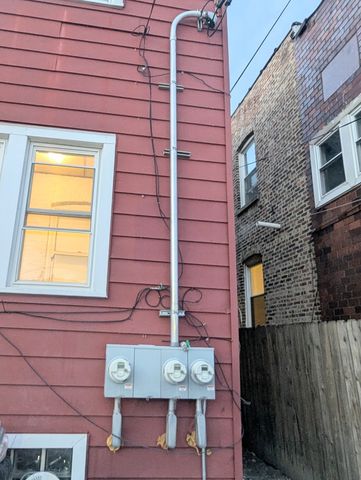 4949 W Iowa Street, Chicago, IL 60651