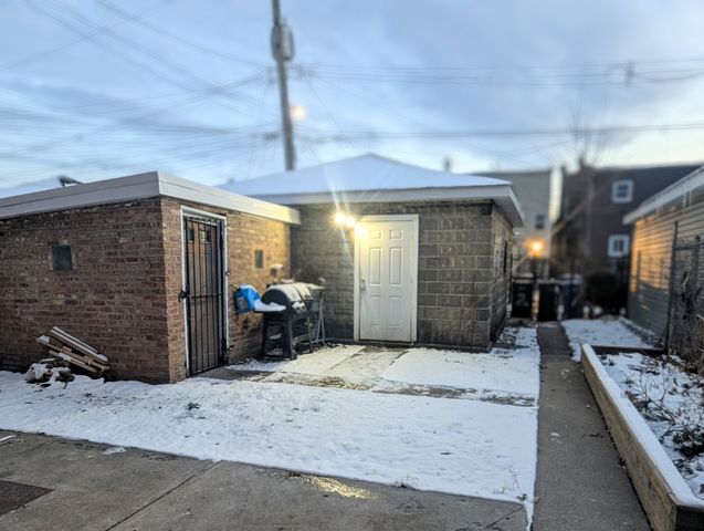 4949 W Iowa Street, Chicago, IL 60651