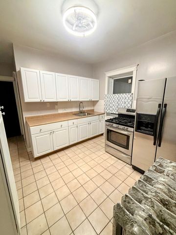 4949 W Iowa Street, Chicago, IL 60651