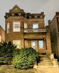 4949 W Iowa Street, Chicago, IL 60651