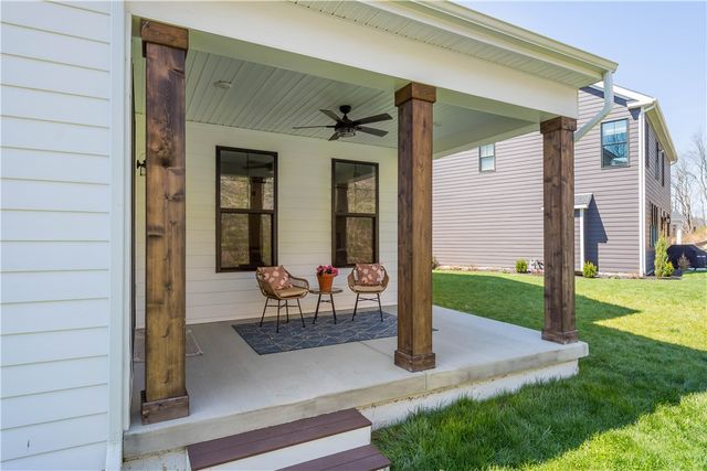 121 Maggie Drive, North Strabane, PA 15330
