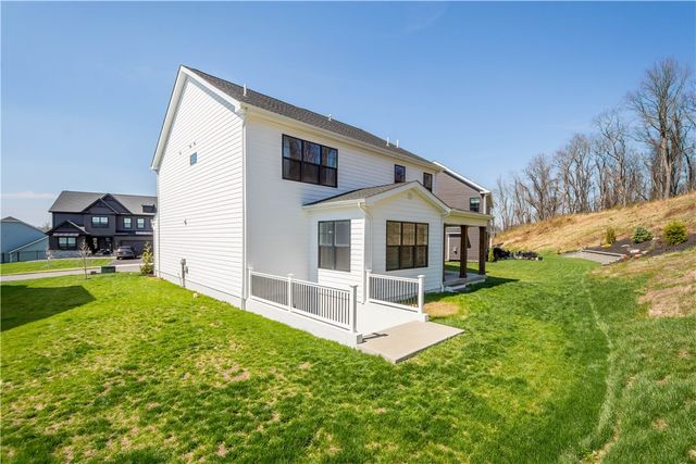 121 Maggie Drive, North Strabane, PA 15330