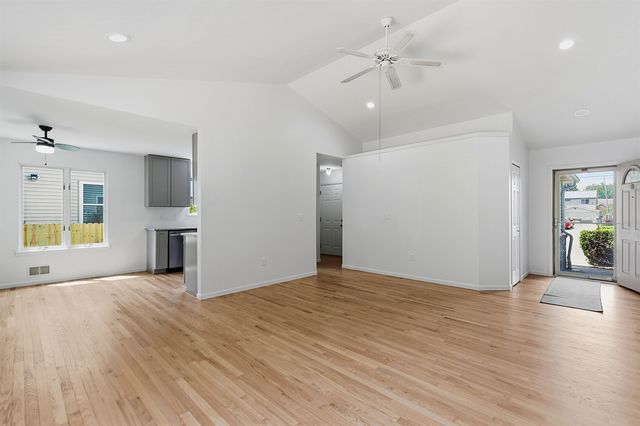 33936 Beaconsfield Street, Clinton Township, MI 48035