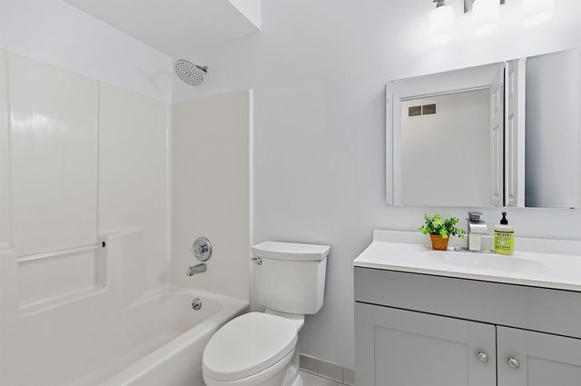 33936 Beaconsfield Street, Clinton Township, MI 48035