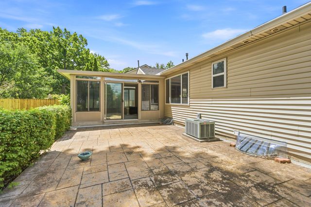 33936 Beaconsfield Street, Clinton Township, MI 48035