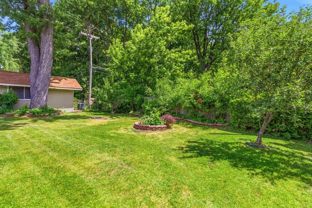 33936 Beaconsfield Street, Clinton Township, MI 48035