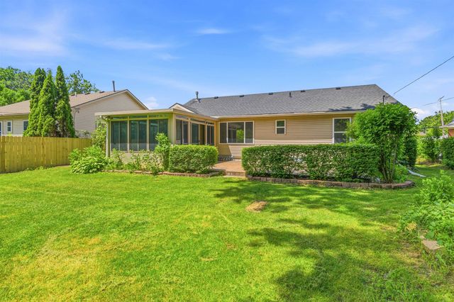 33936 Beaconsfield Street, Clinton Township, MI 48035