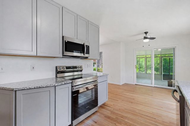 33936 Beaconsfield Street, Clinton Township, MI 48035
