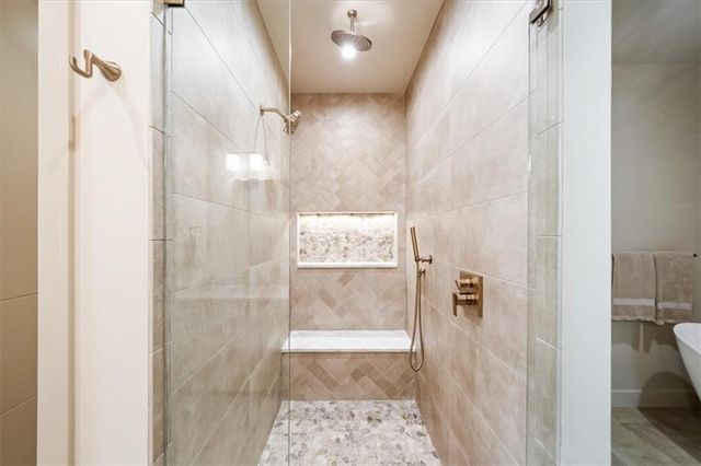 5024 W 72nd Street, Prairie Village, KS 66208