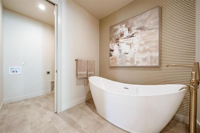 5024 W 72nd Street, Prairie Village, KS 66208